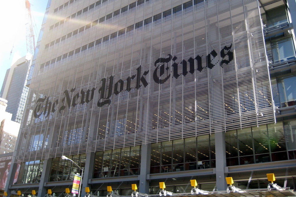 Denuncian que The New York Times evalúa distinto y paga menos a los empleados no blancos