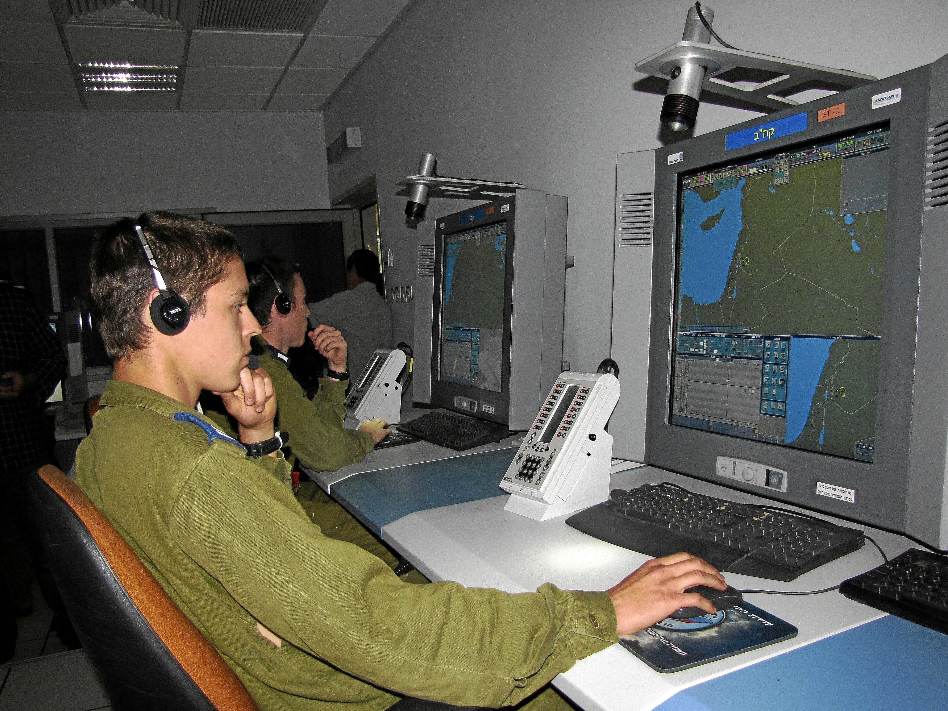 La sala de mandos o "cubo" donde se dirige el sistema antimisiles Jetz o Arrow de Israel.