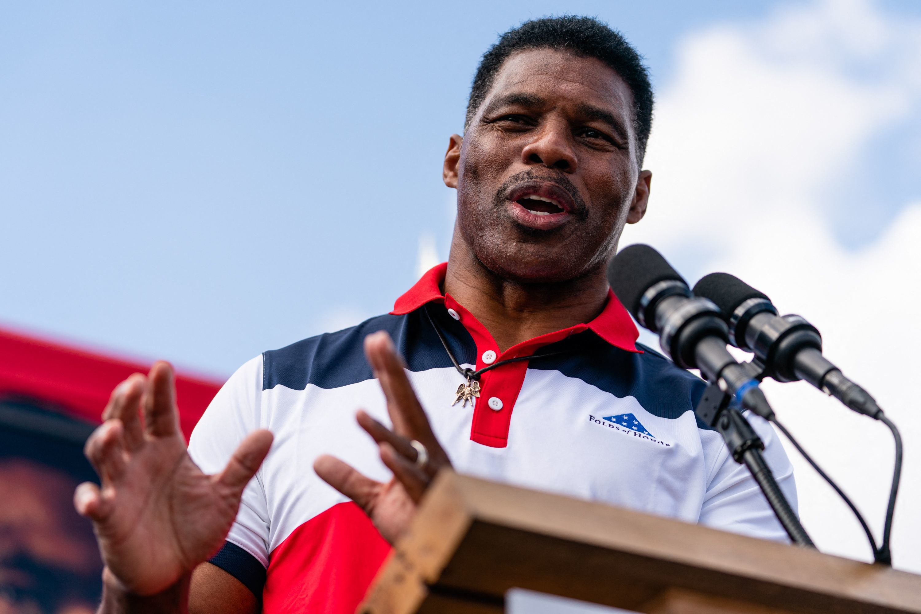 Foto de archivo tomada el 11 de octubre de 2022 el candidato republicano al Senado por Georgia Herschel Walker habla en un acto de campa