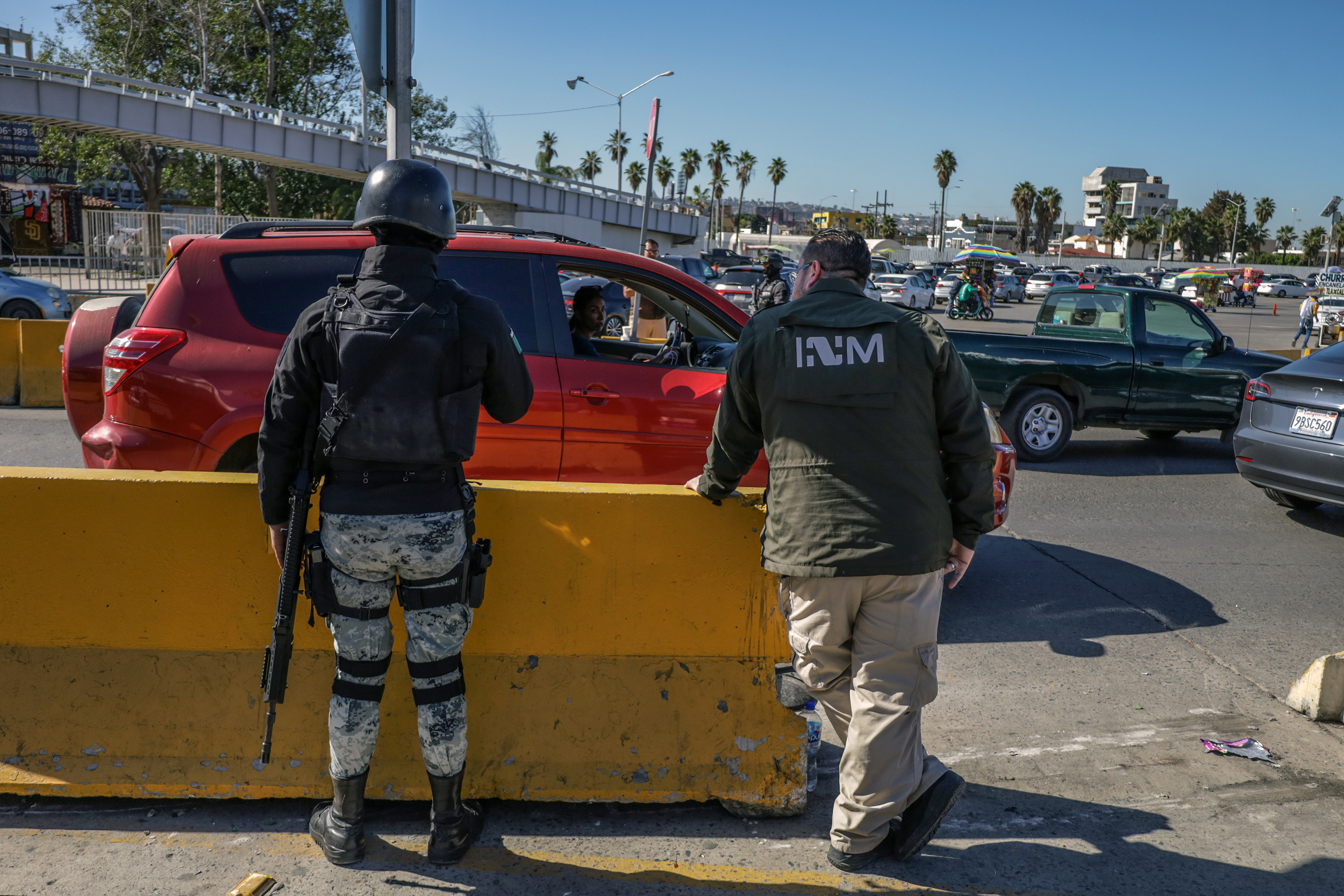 Punto de control en la frontera de M