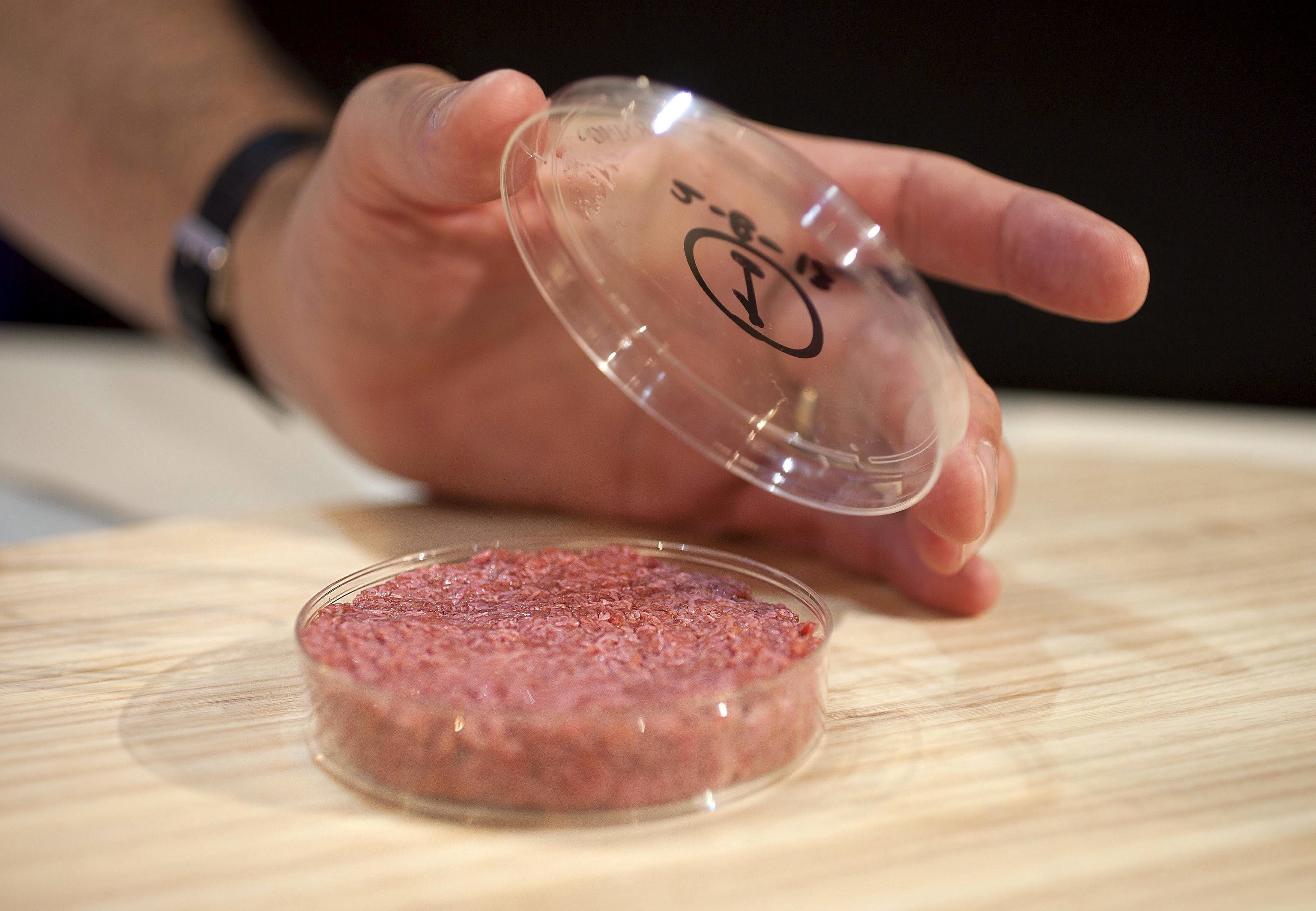 Una hamburguesa generada en un laboratorio.