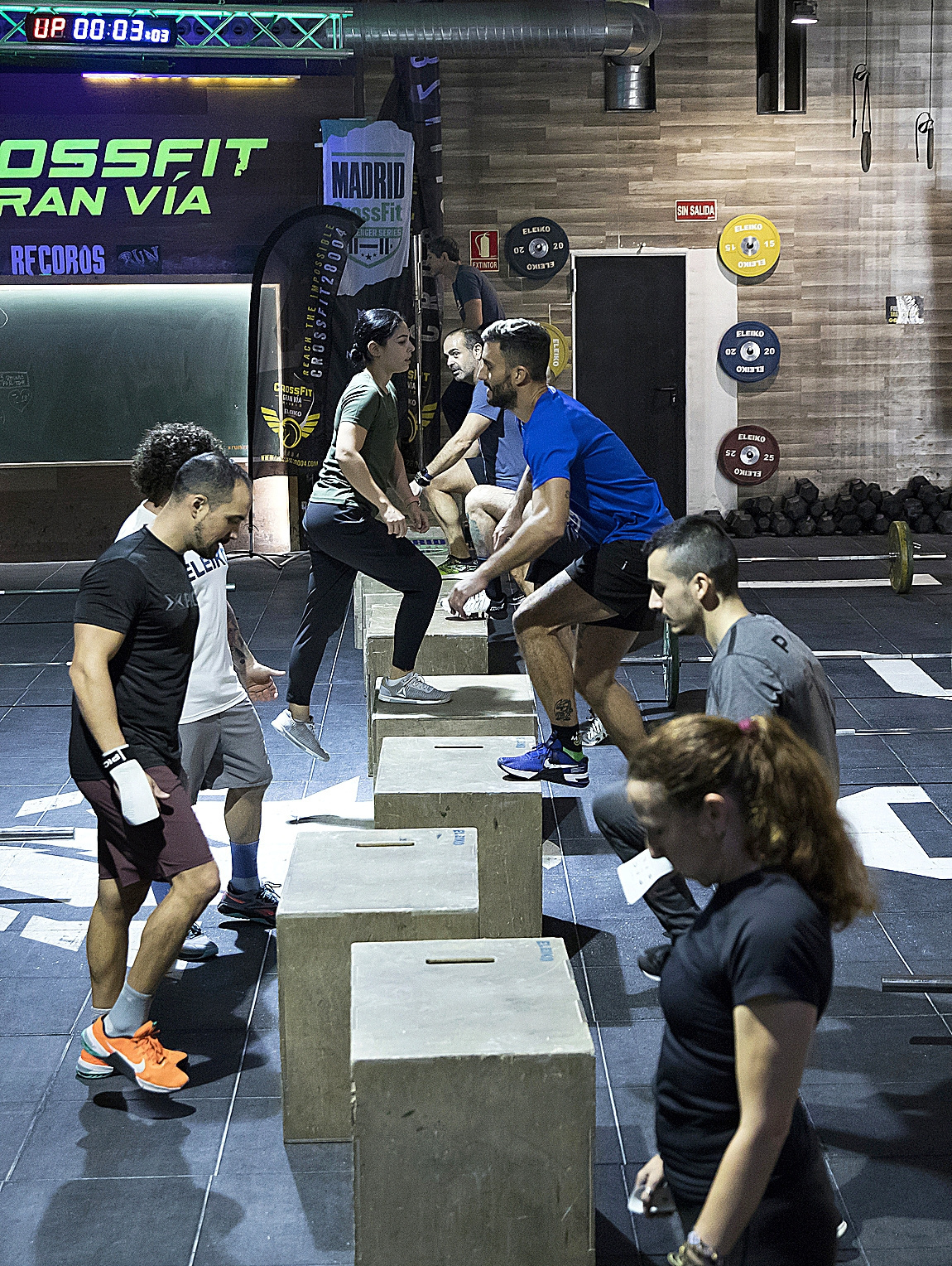 Atletas entrenando en CrossFit Gran V