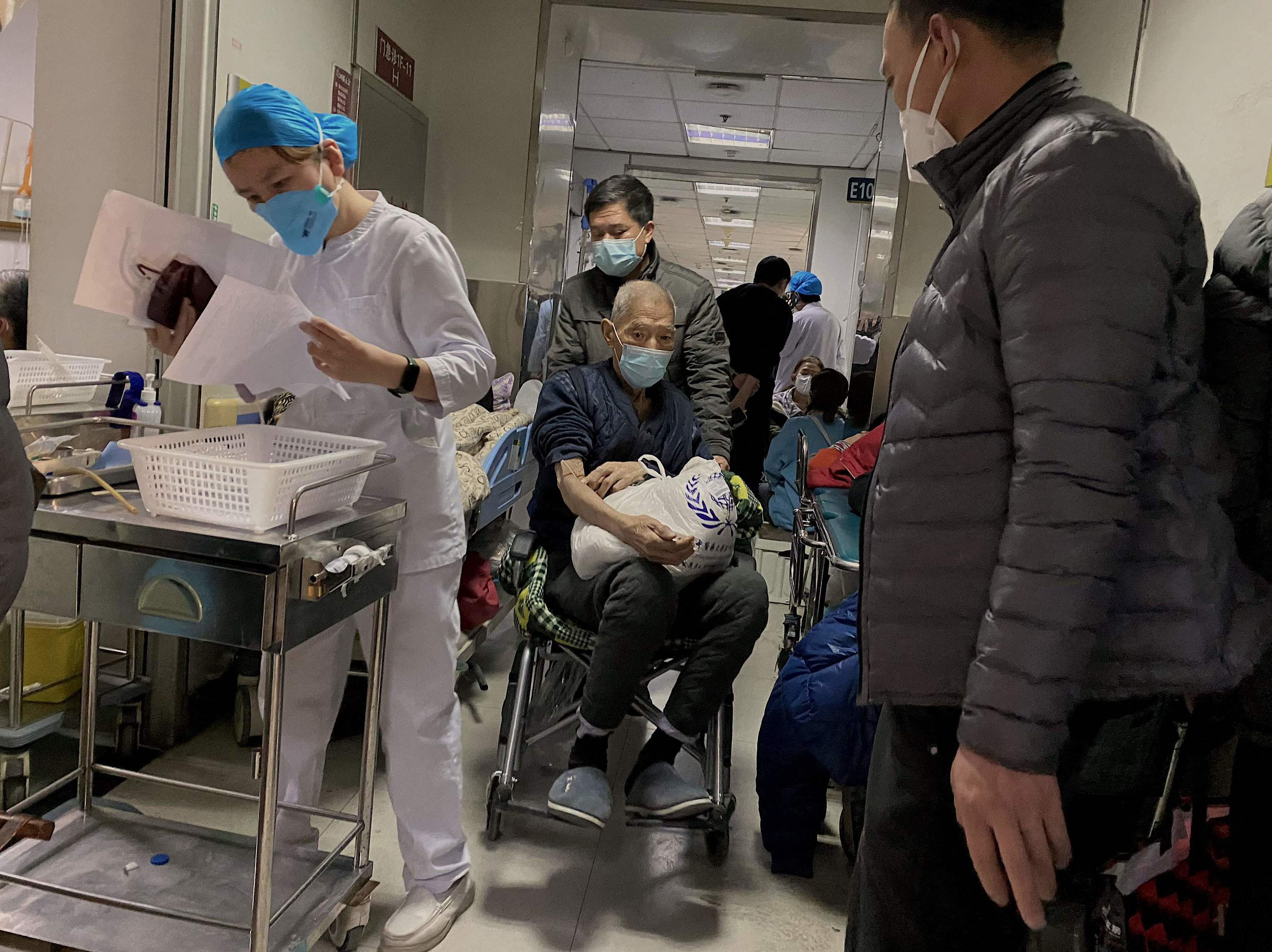 Pacientes en un hospital chino en Par