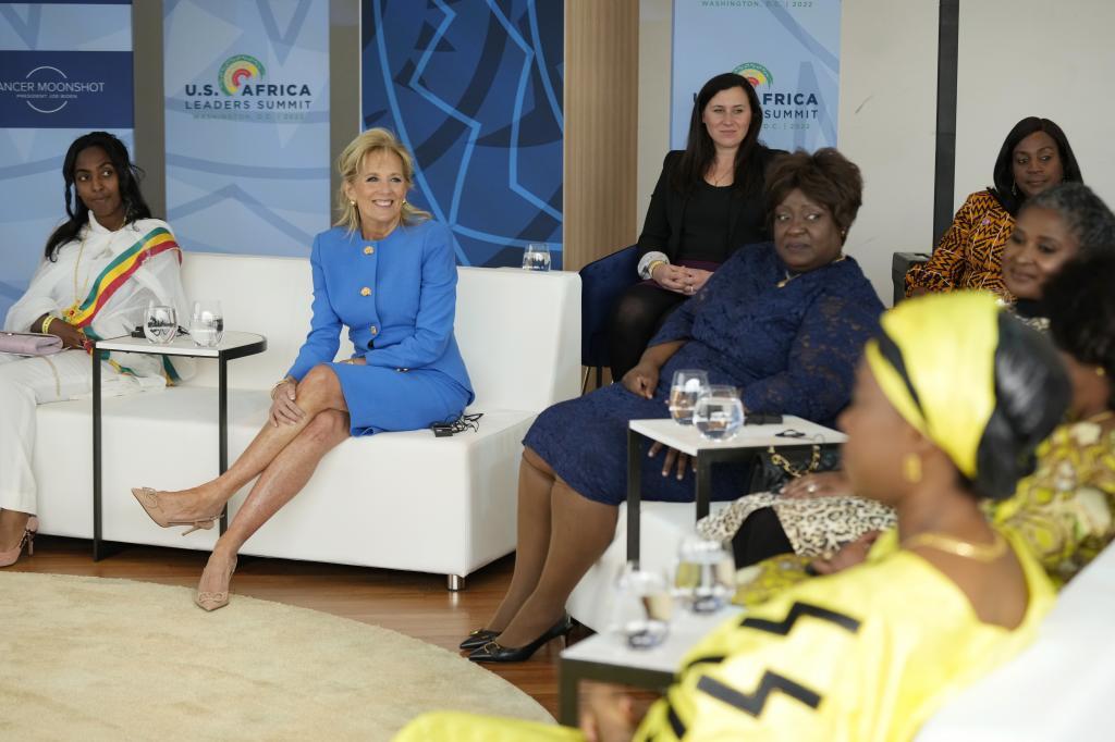 La primera dama de EEUU, Jill Biden, junto a otras homólogas africanas.