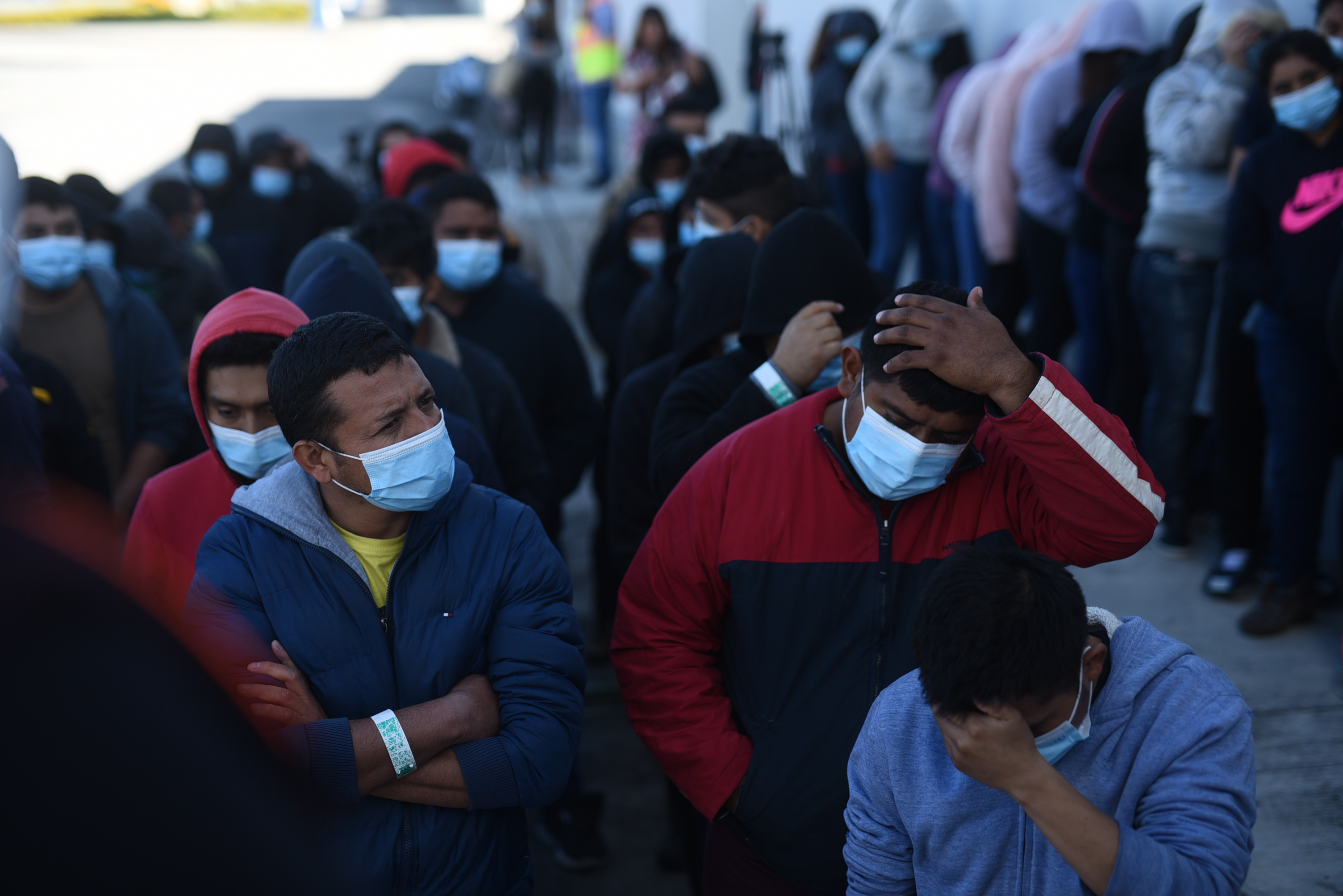 Migrantes llegan al Centro de Retornados en Ciudad de Guatemala.