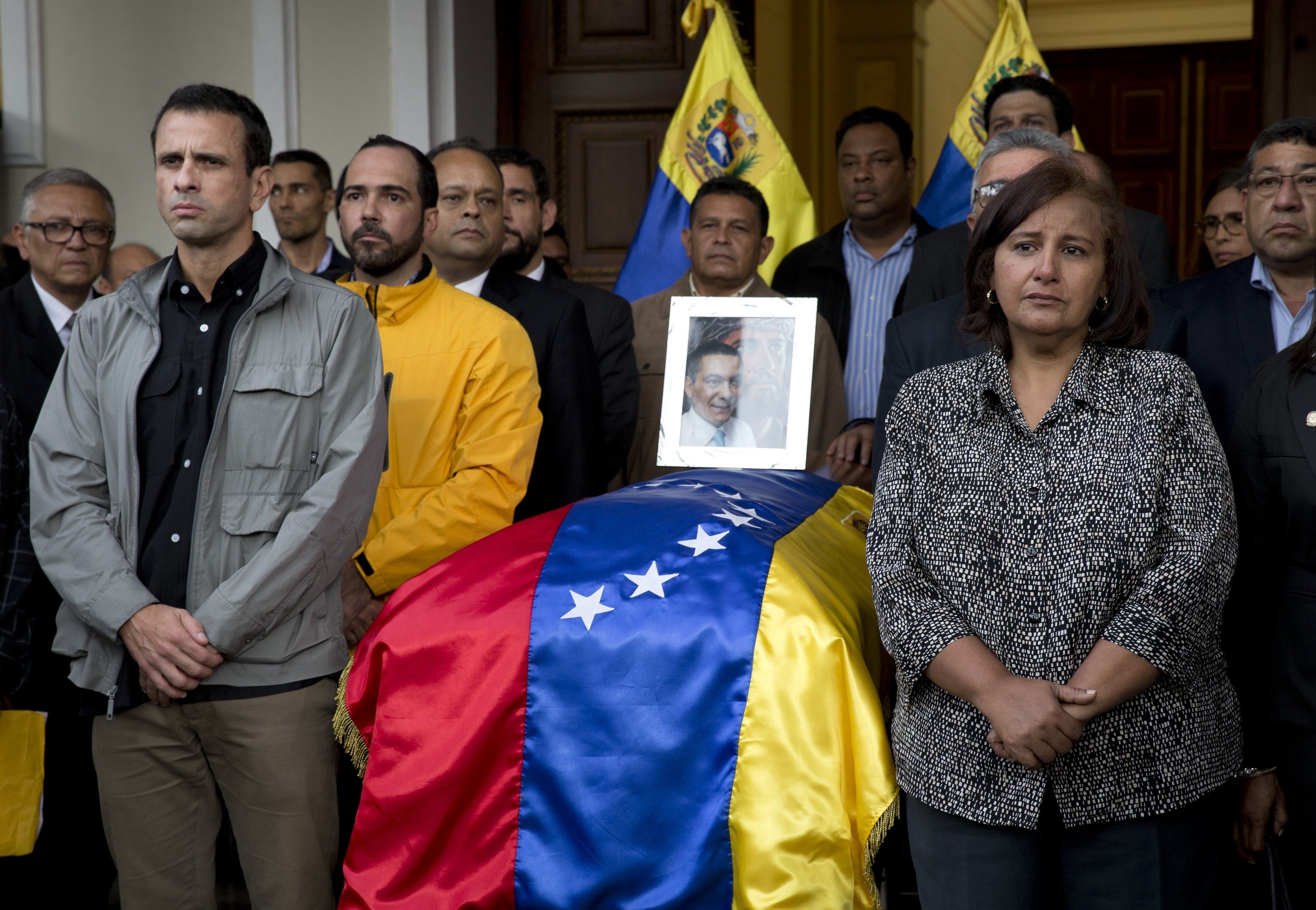 Dinorah Figuera, junto al f