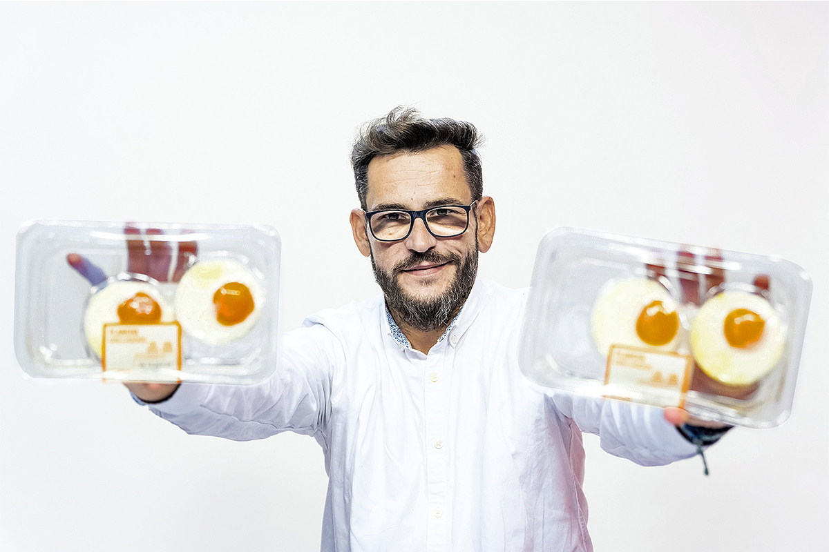 El extraordinario invento del hombre de  los 50 millones  de huevos fritos congelados