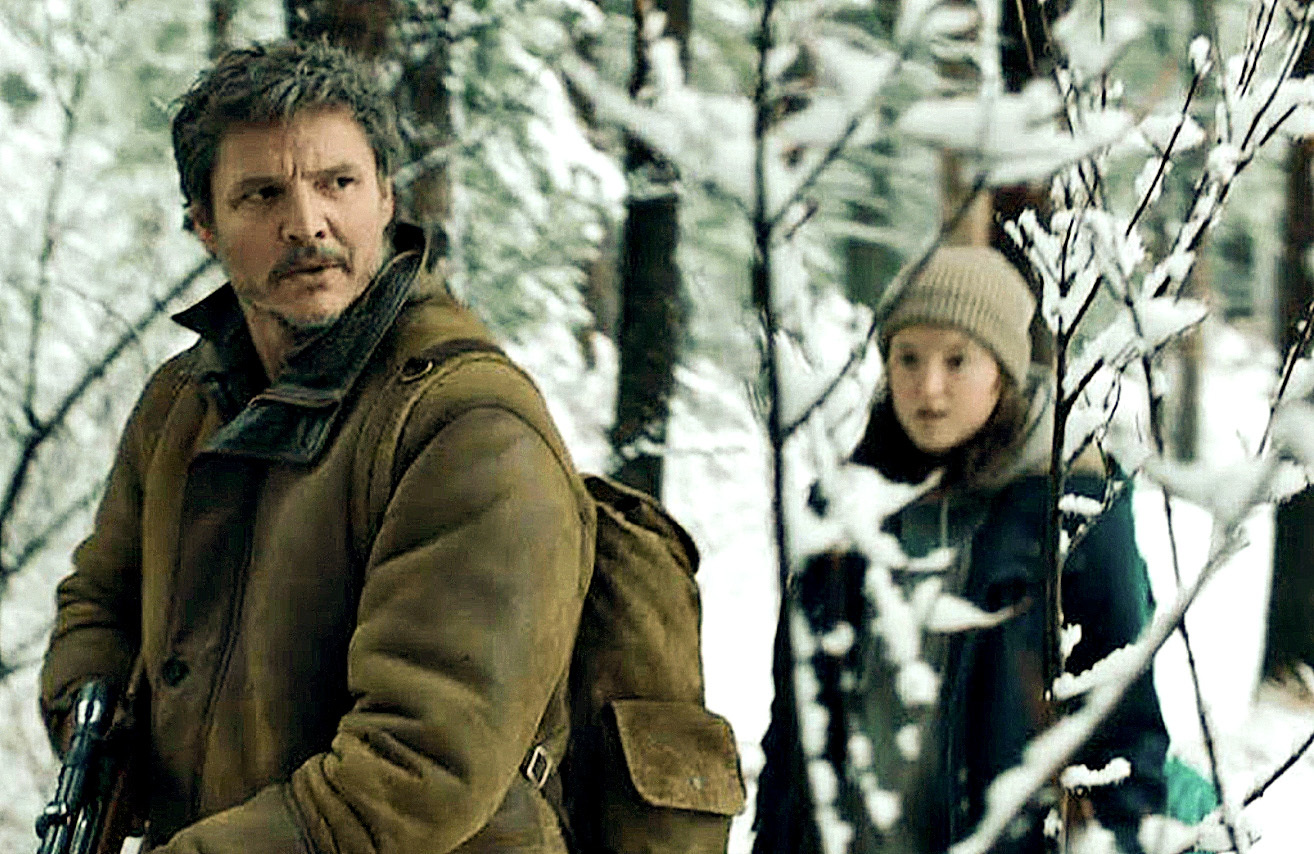 Pedro Pascal y Bella Ramsey, en una de las escenas de la  serie como Joel y Ellie.