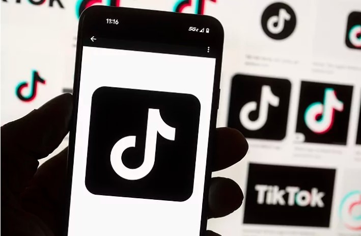 Logotipo de Tik Tok en un m