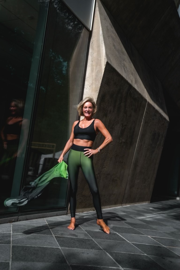 La entrenadora luce un f