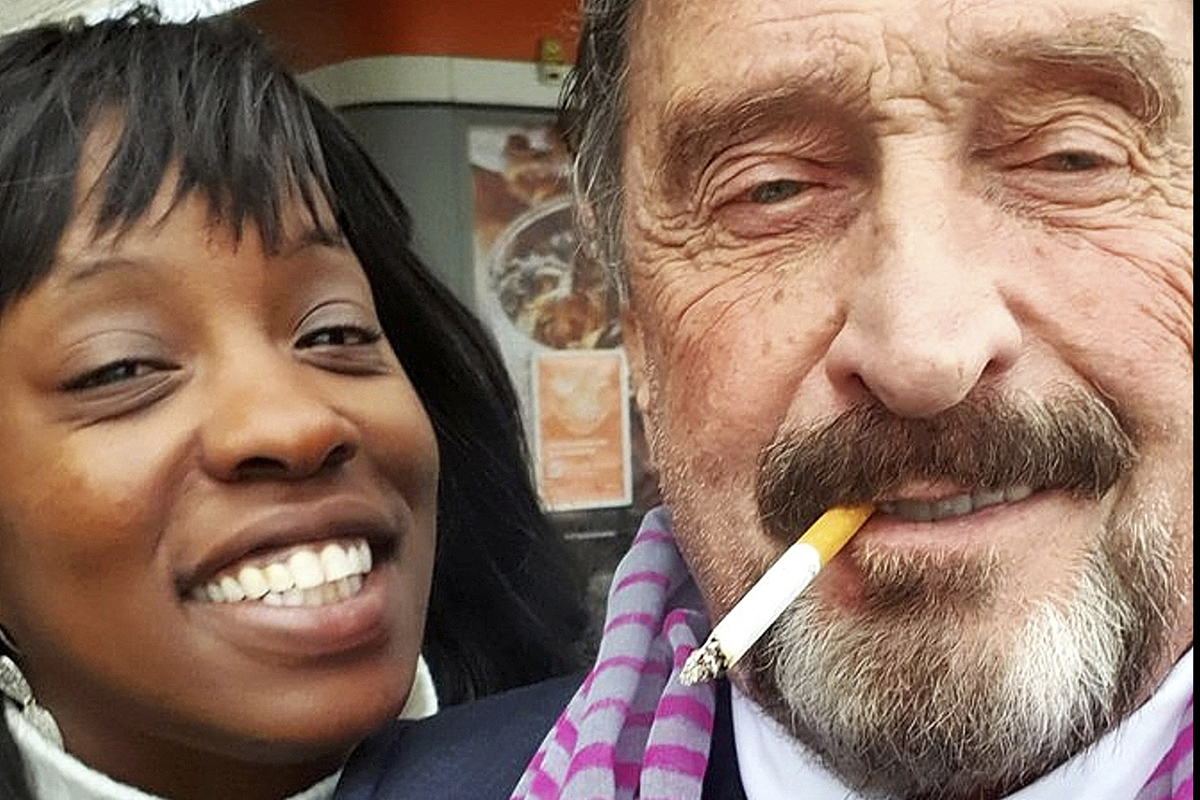 Janice Dyson y su marido John McAfee, el creador del popular antivirus