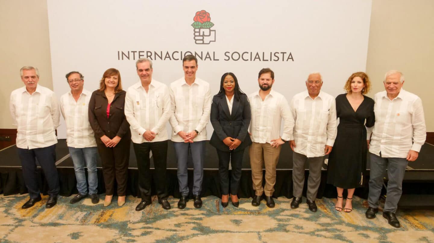 Pedro Sánchez, en Santo Domingo, con dirigentes socialistas latinoamericanos.