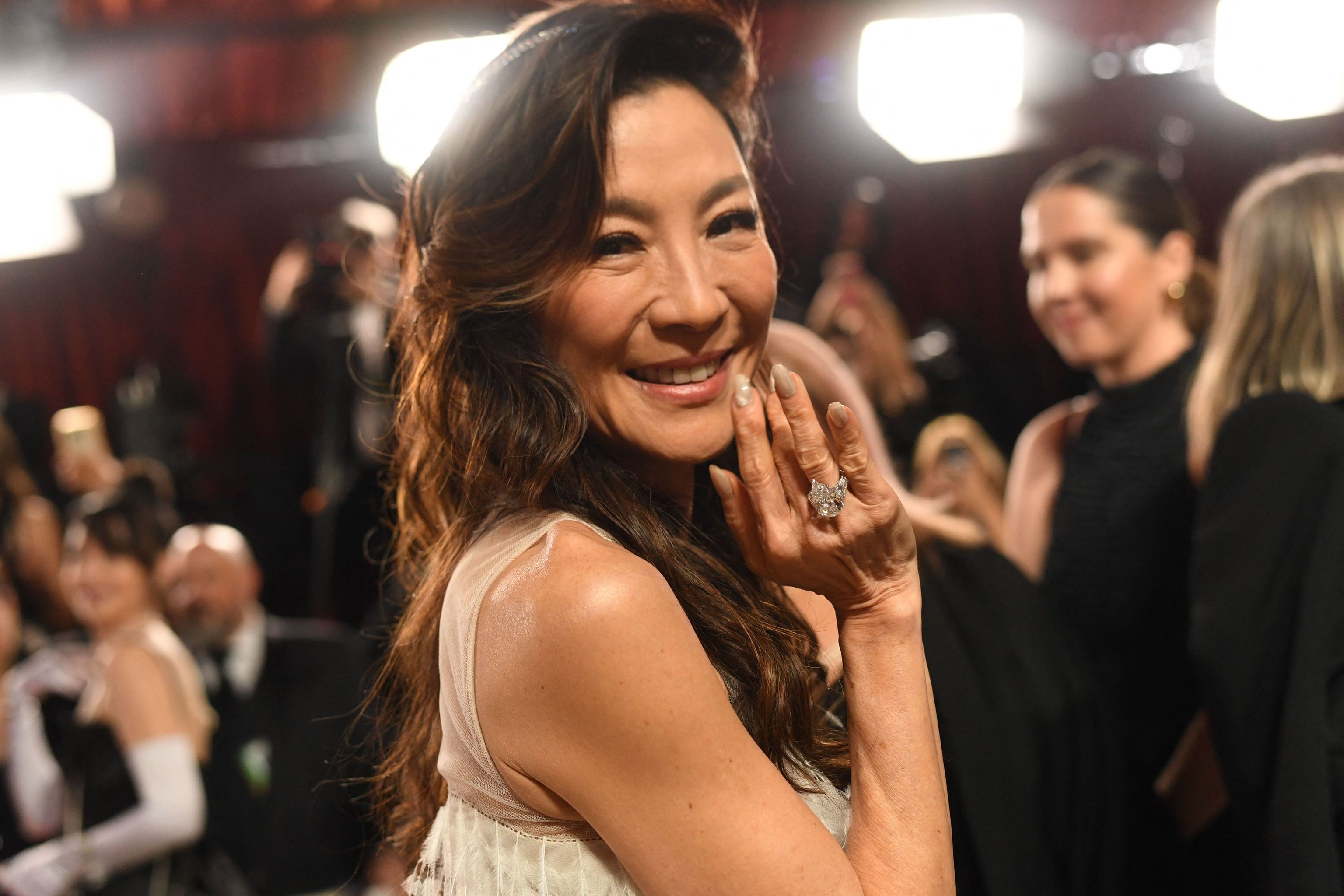 Michelle Yeoh en la gala de los Oscar.