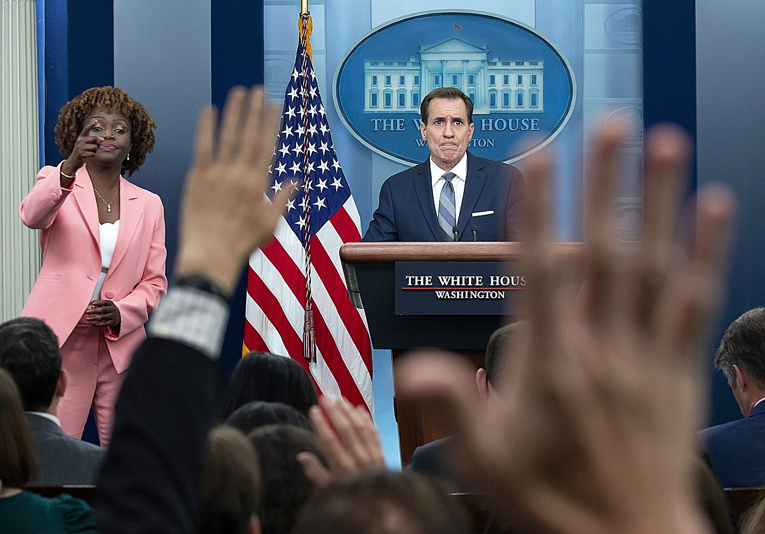 El Secretario de Prensa del Departamento de Defensa, John Kirby, en una rueda de prensa.