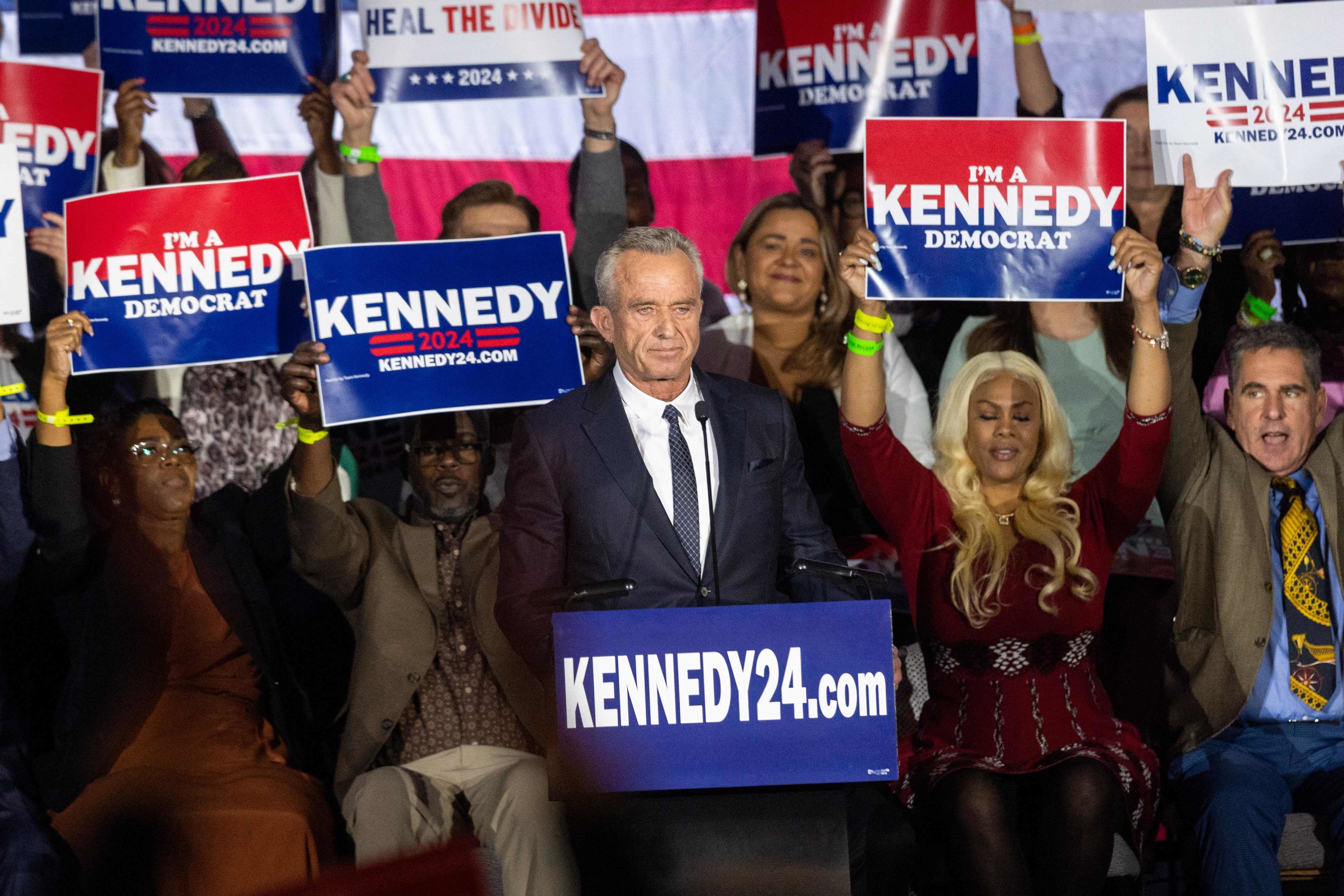 Robert Kennedy Jr. anuncia su candidatura en Boston.