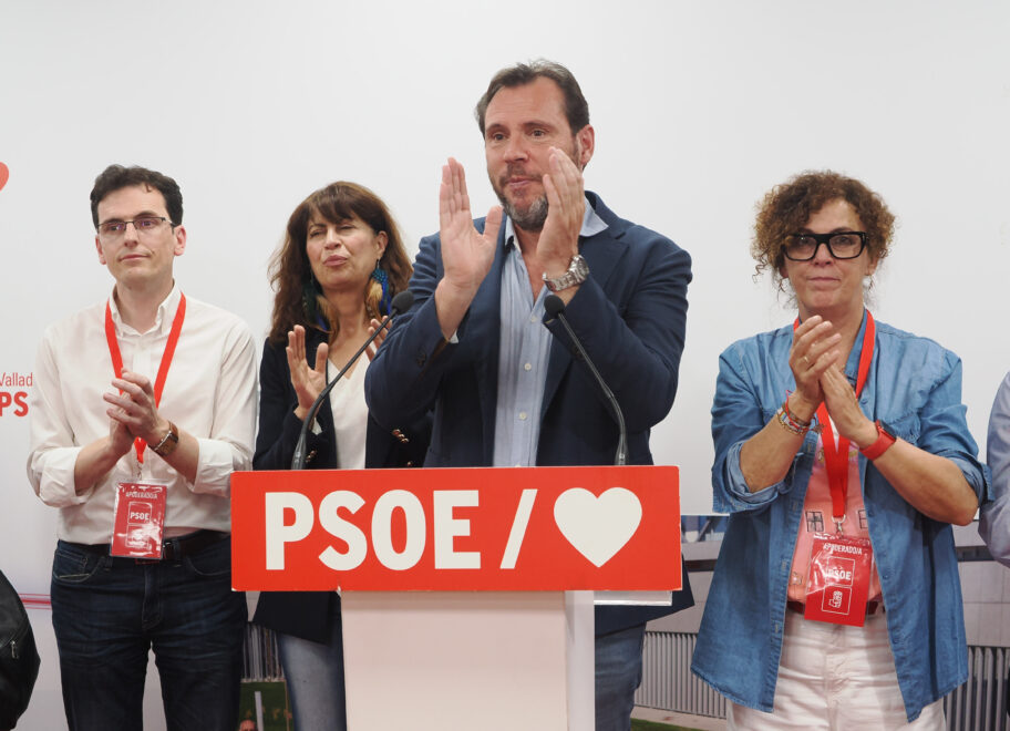 El candidato socialista a la alcaldía de Valladolid, Óscar Puente, durante su comparecencia